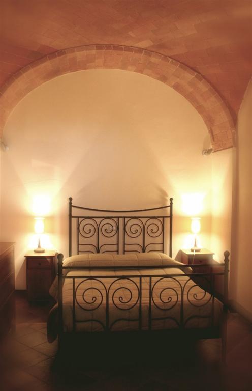 Villa Montarioso Siena Room photo